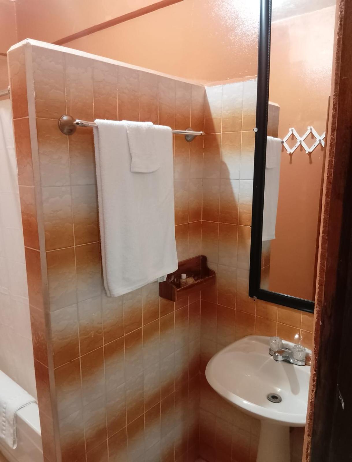 Chaleanor Hotel Дангрига Екстериор снимка