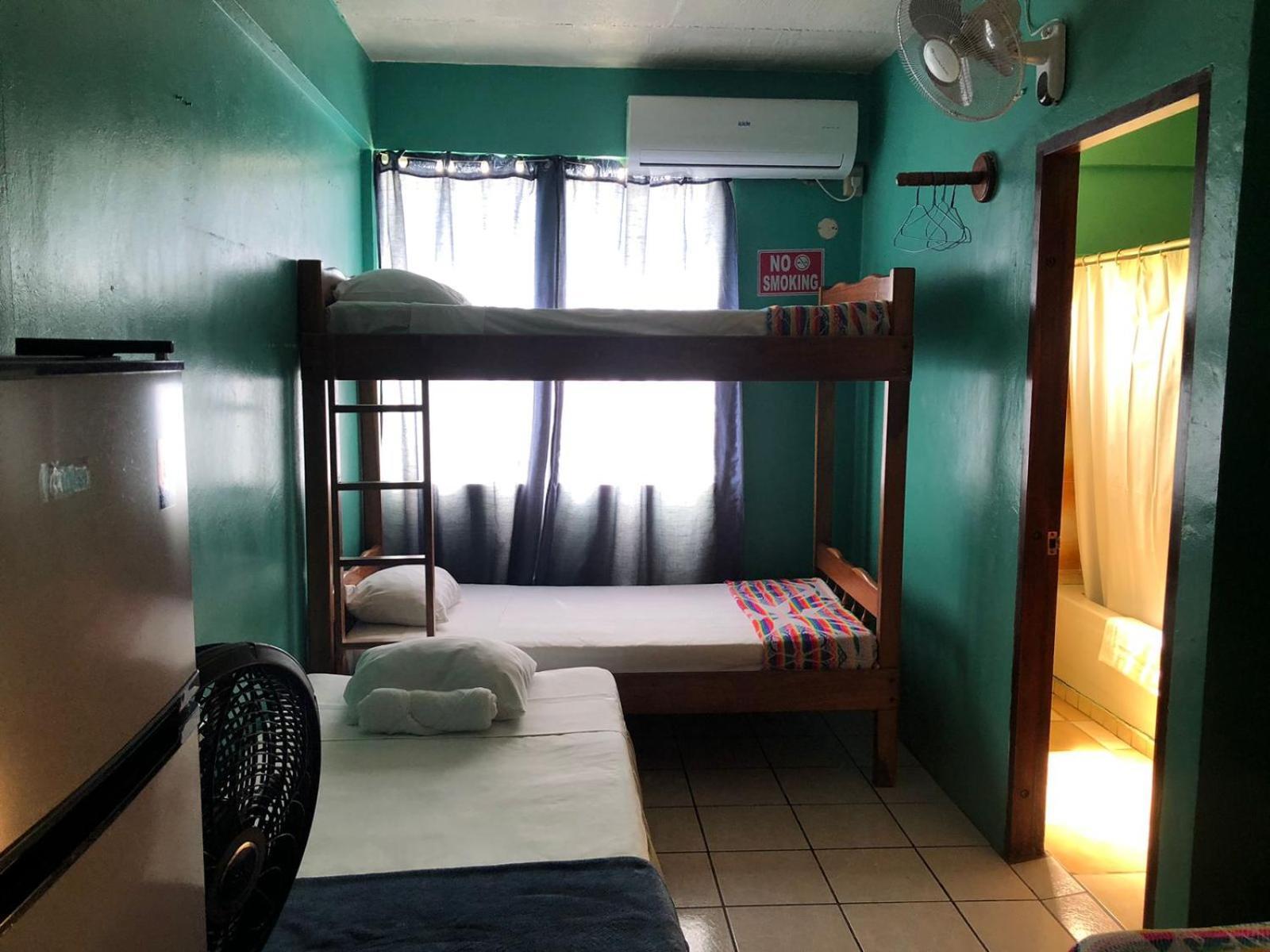 Chaleanor Hotel Дангрига Екстериор снимка