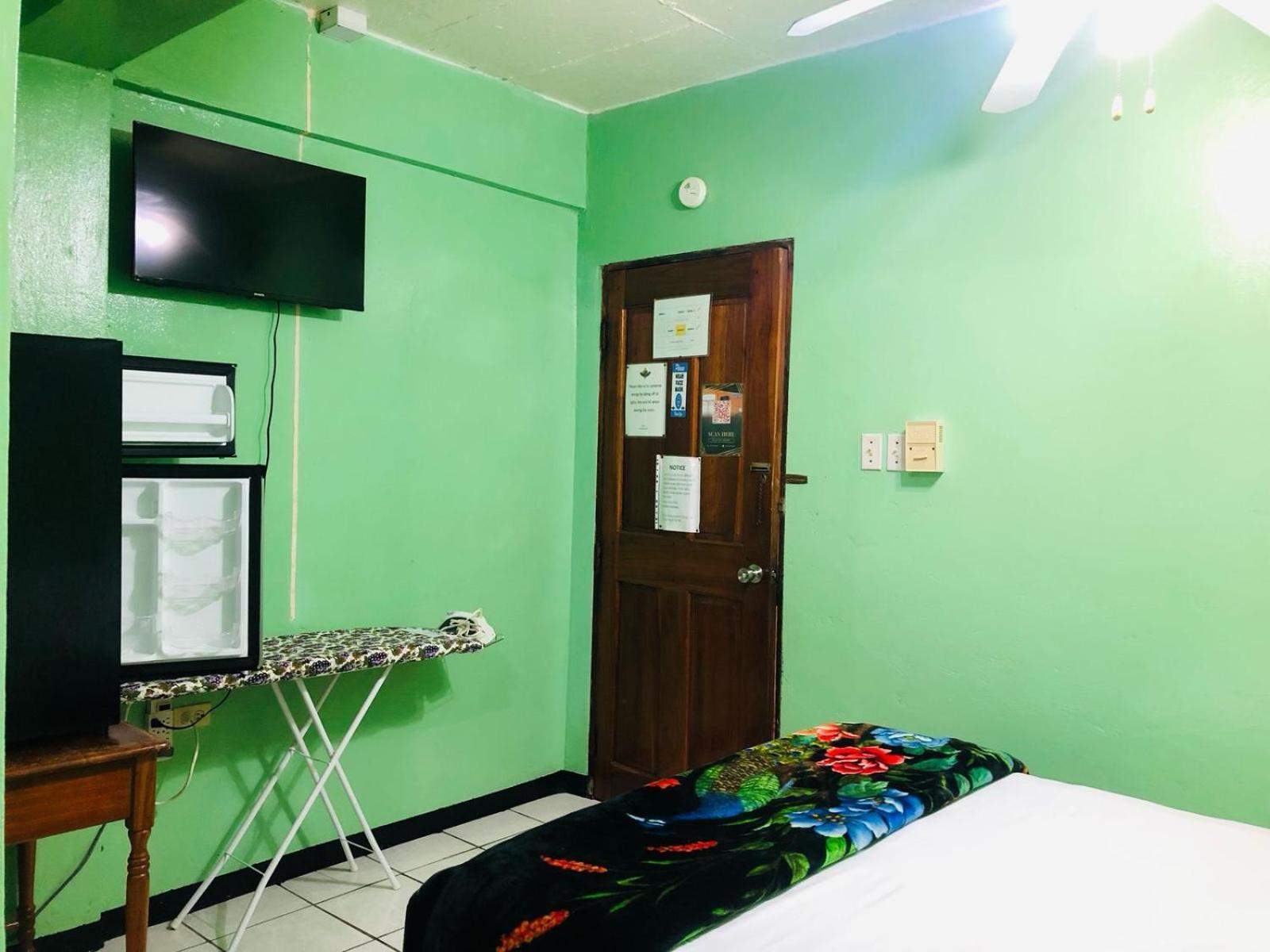 Chaleanor Hotel Дангрига Екстериор снимка